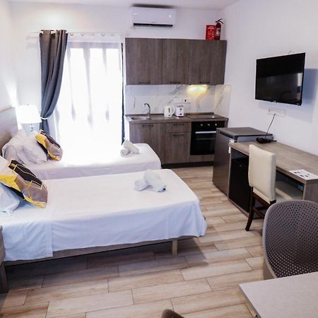 Napoli Suites Studios Aparthotel Saint Julian's Exterior photo