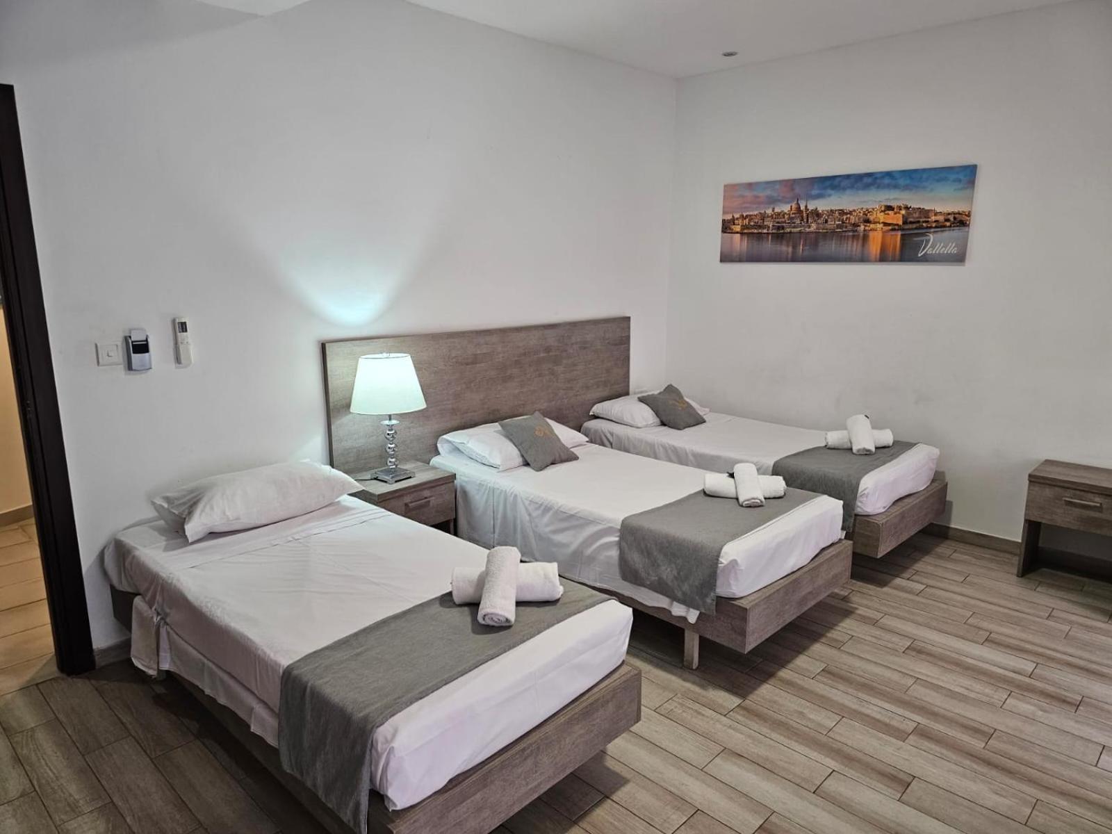 Napoli Suites Studios Aparthotel Saint Julian's Exterior photo