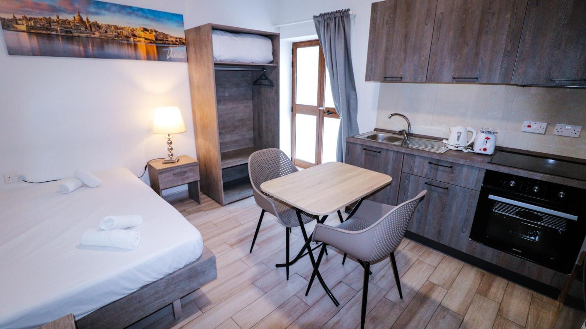 Napoli Suites Studios Aparthotel Saint Julian's Exterior photo
