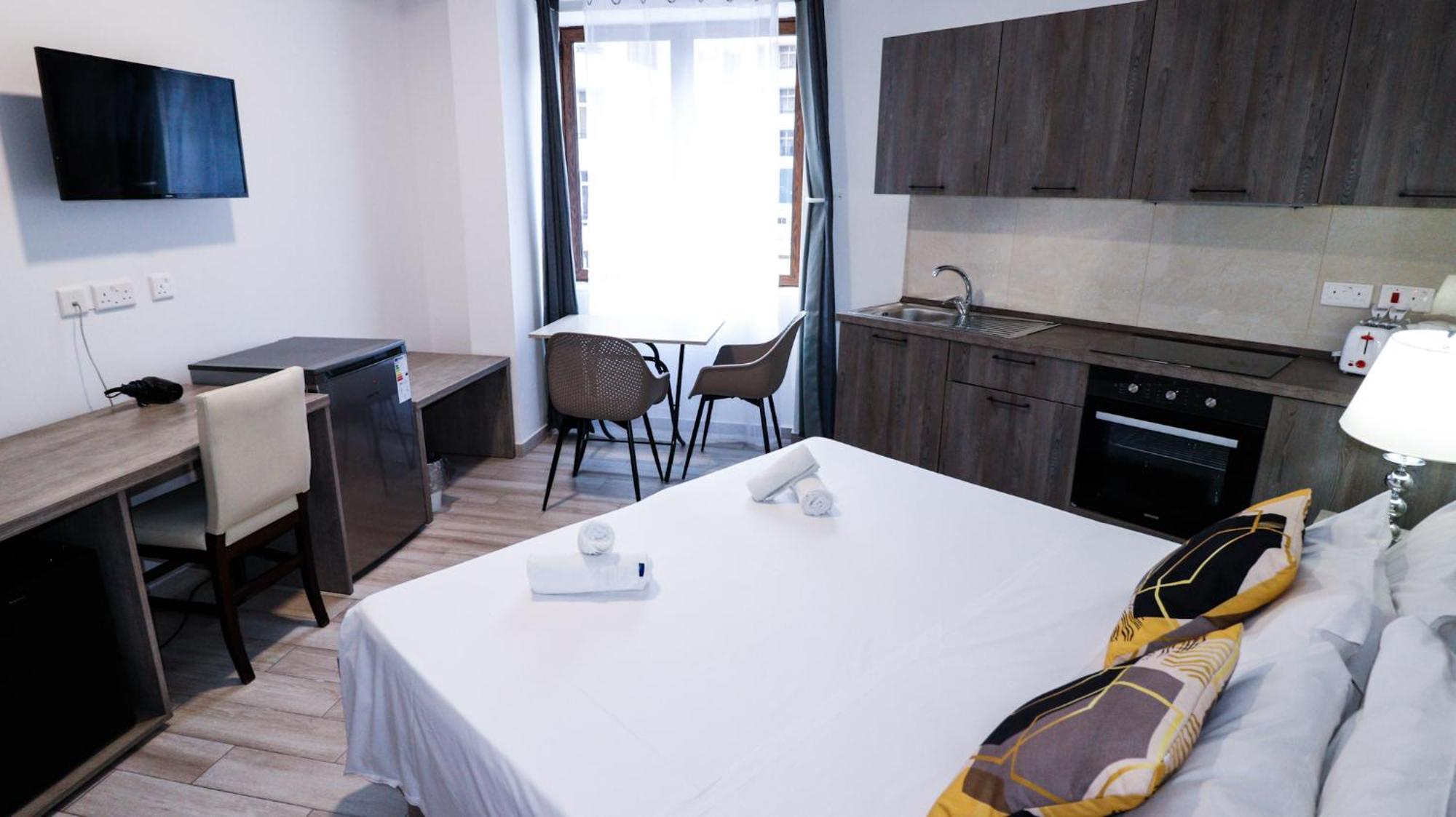 Napoli Suites Studios Aparthotel Saint Julian's Exterior photo