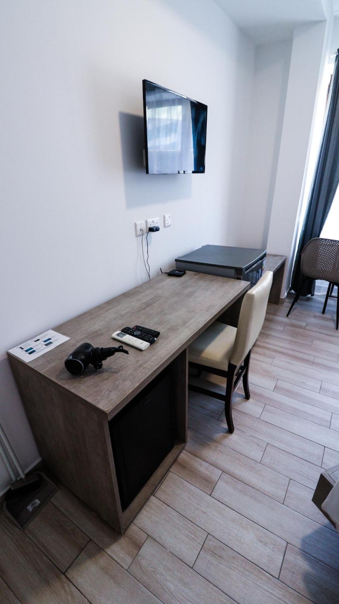 Napoli Suites Studios Aparthotel Saint Julian's Exterior photo