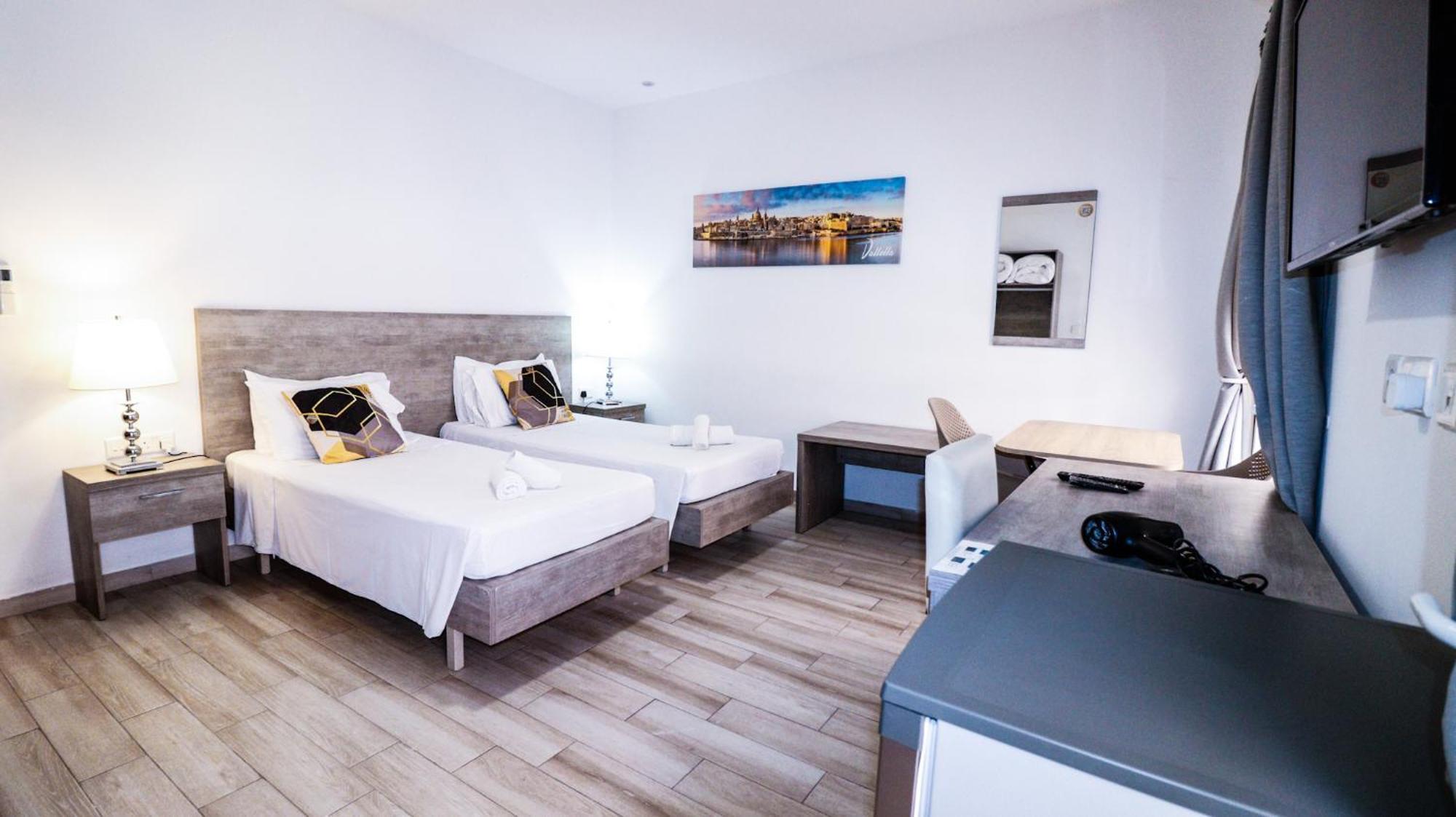 Napoli Suites Studios Aparthotel Saint Julian's Exterior photo