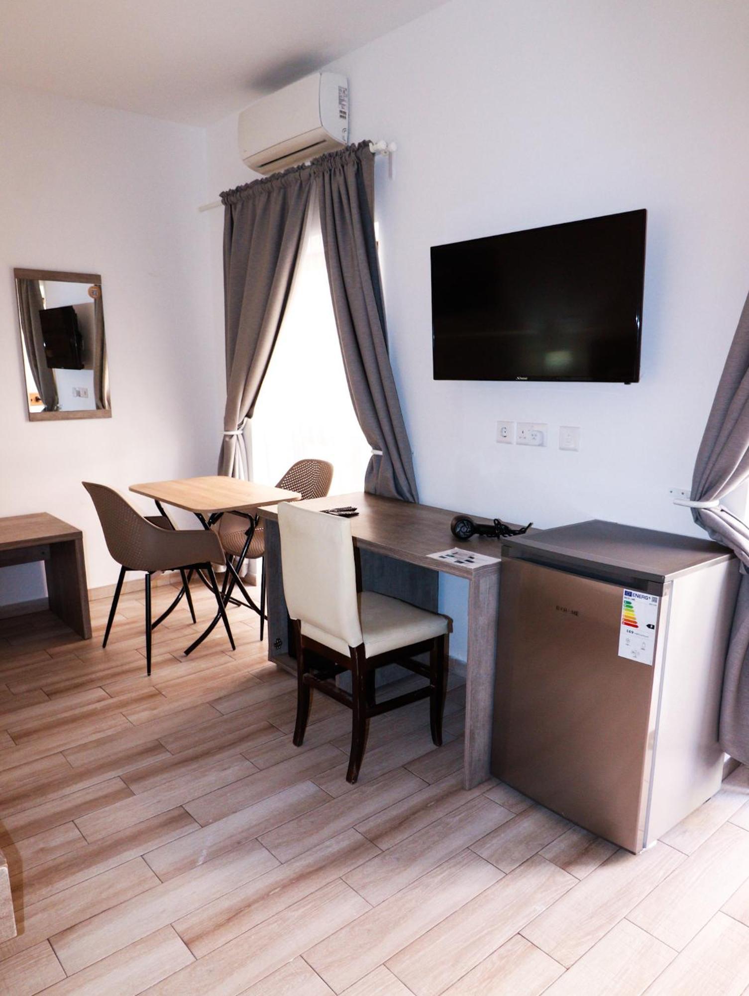 Napoli Suites Studios Aparthotel Saint Julian's Exterior photo