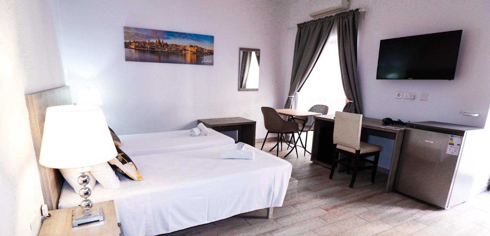 Napoli Suites Studios Aparthotel Saint Julian's Exterior photo