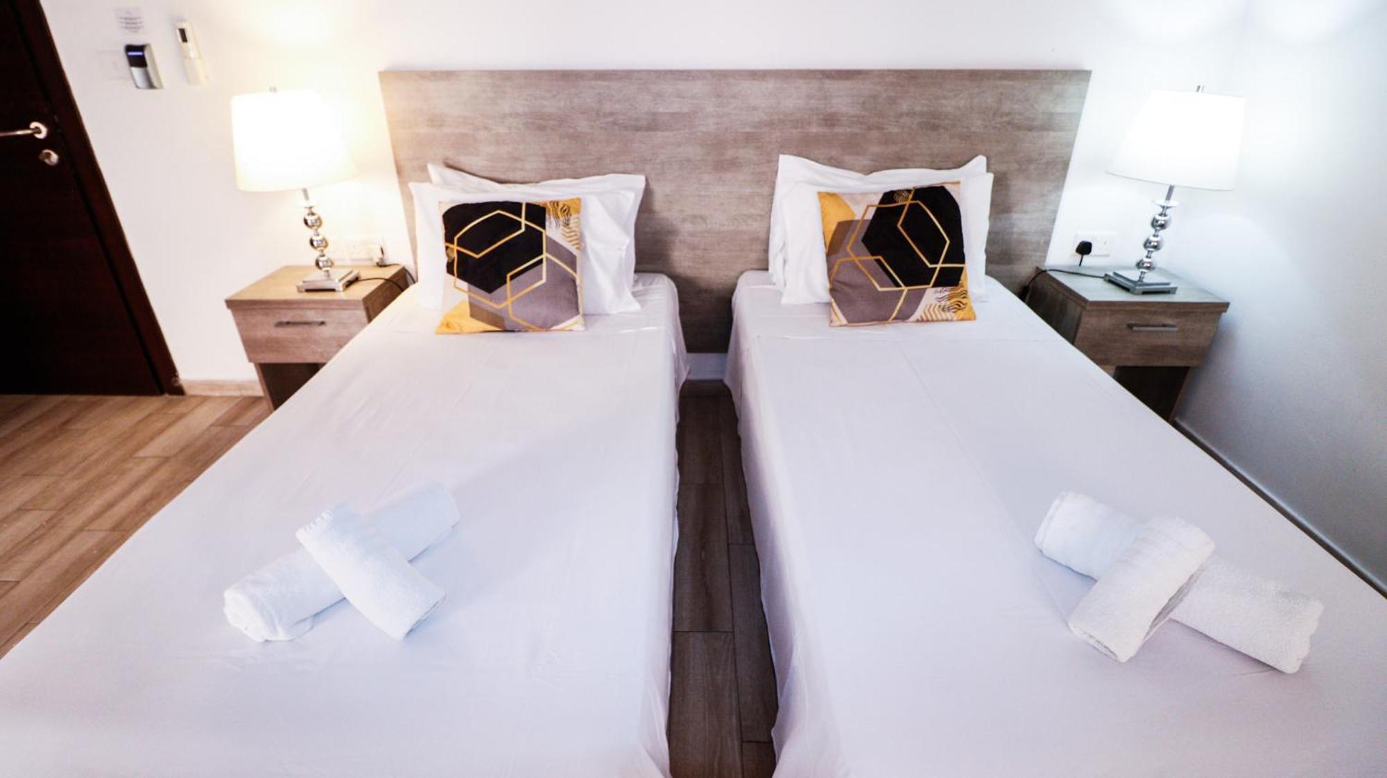 Napoli Suites Studios Aparthotel Saint Julian's Exterior photo