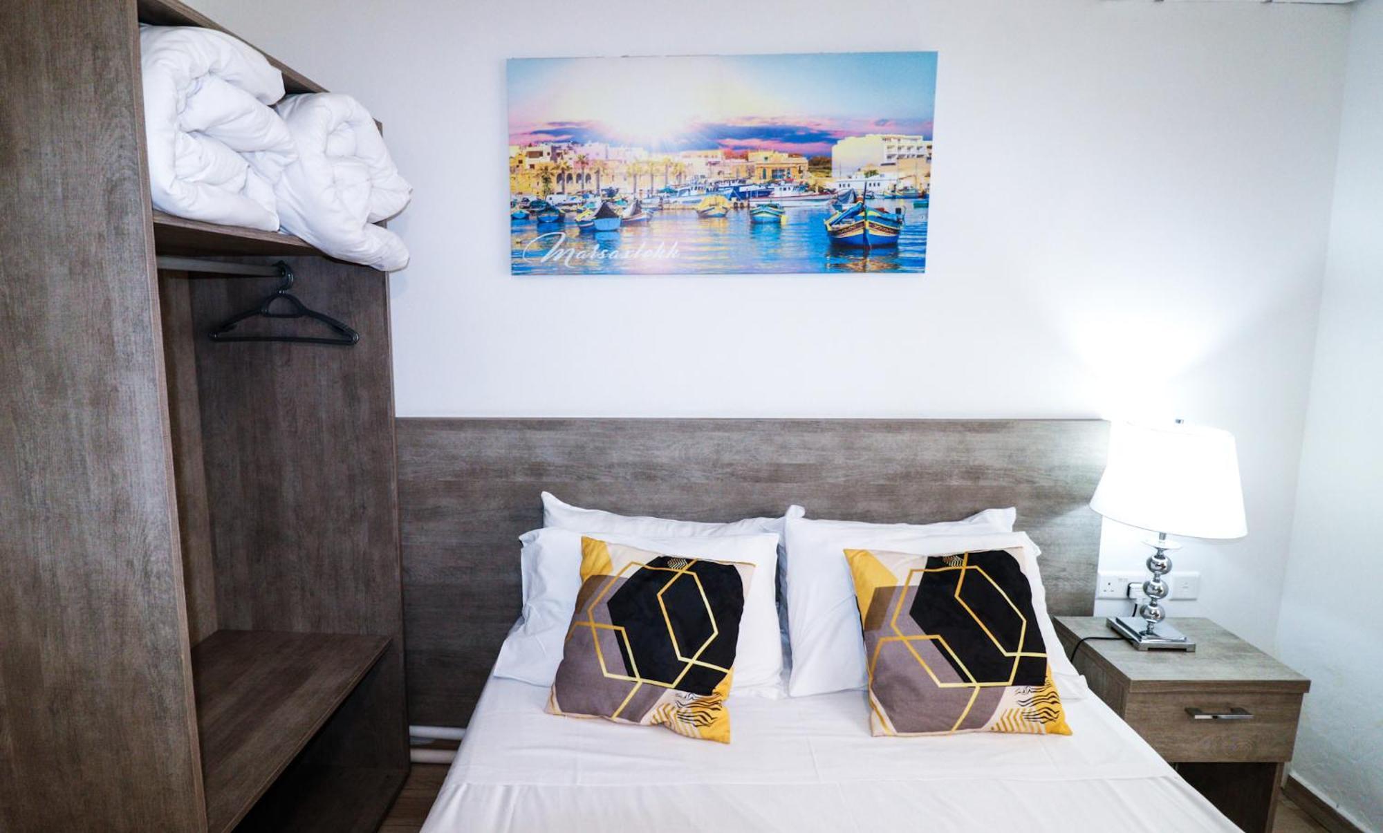 Napoli Suites Studios Aparthotel Saint Julian's Exterior photo