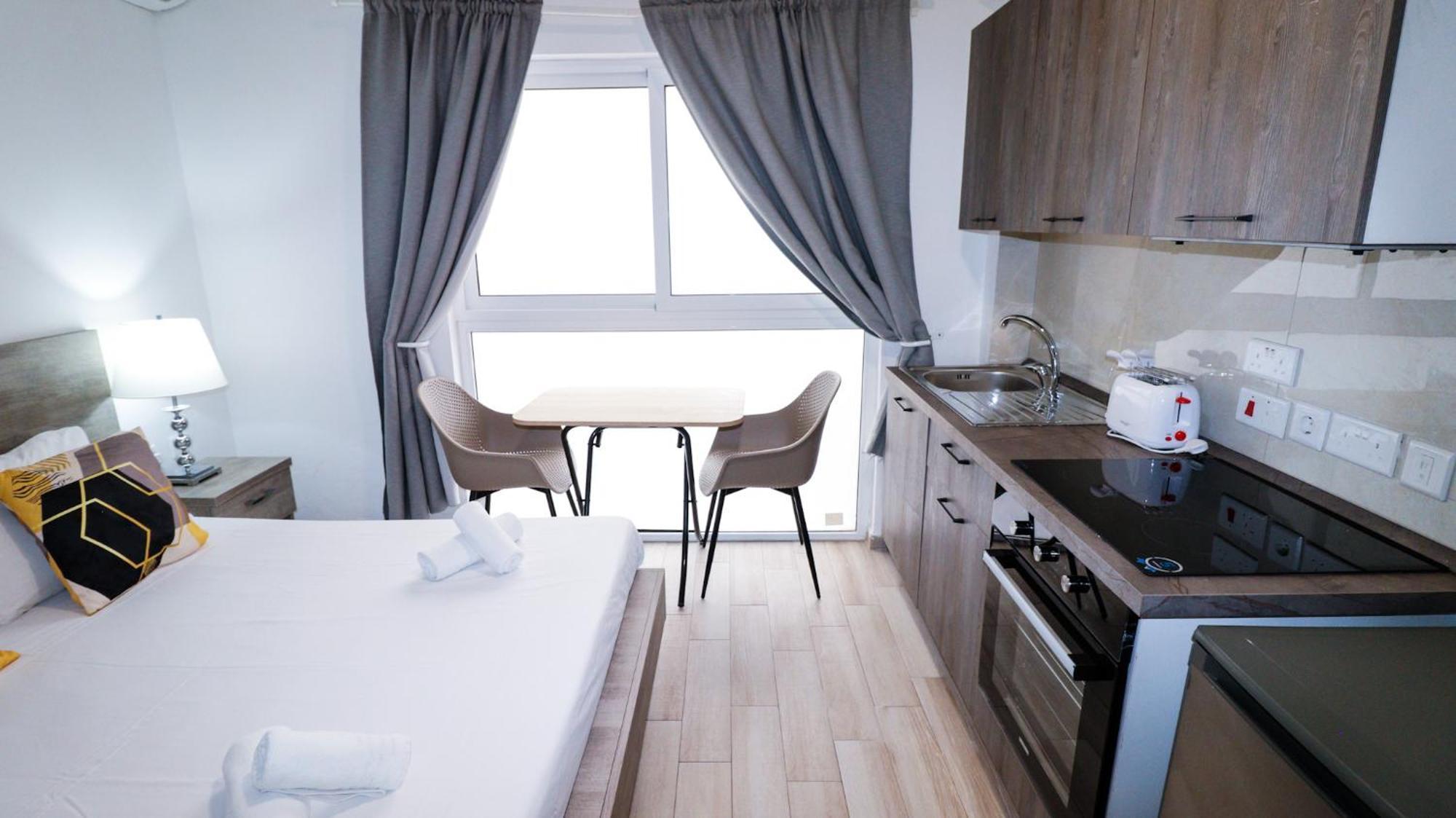 Napoli Suites Studios Aparthotel Saint Julian's Exterior photo
