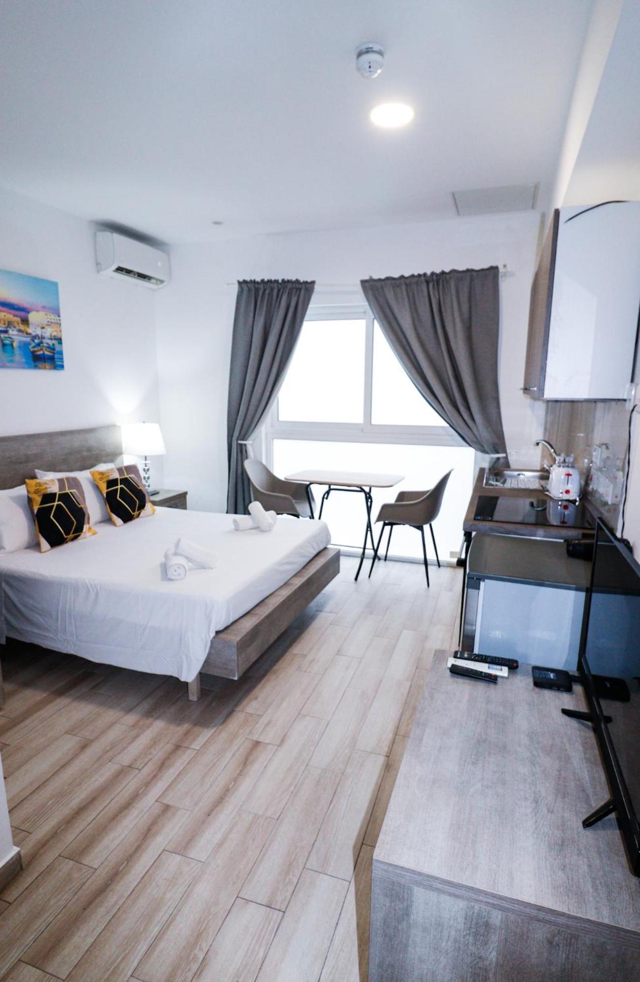 Napoli Suites Studios Aparthotel Saint Julian's Exterior photo